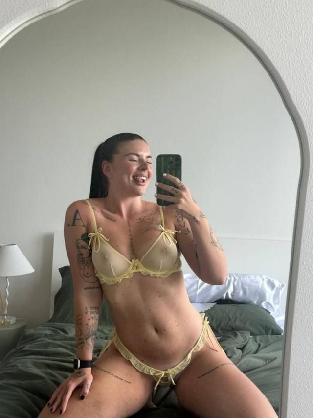 NO PAYMENT REQUIRED- SEXY SINGLE MOM FOR MEET AND FUCK AS LONG AS YOU KNOW HOW TO USE YOUR DICK 🍆🍑🍆💦 - Image 2